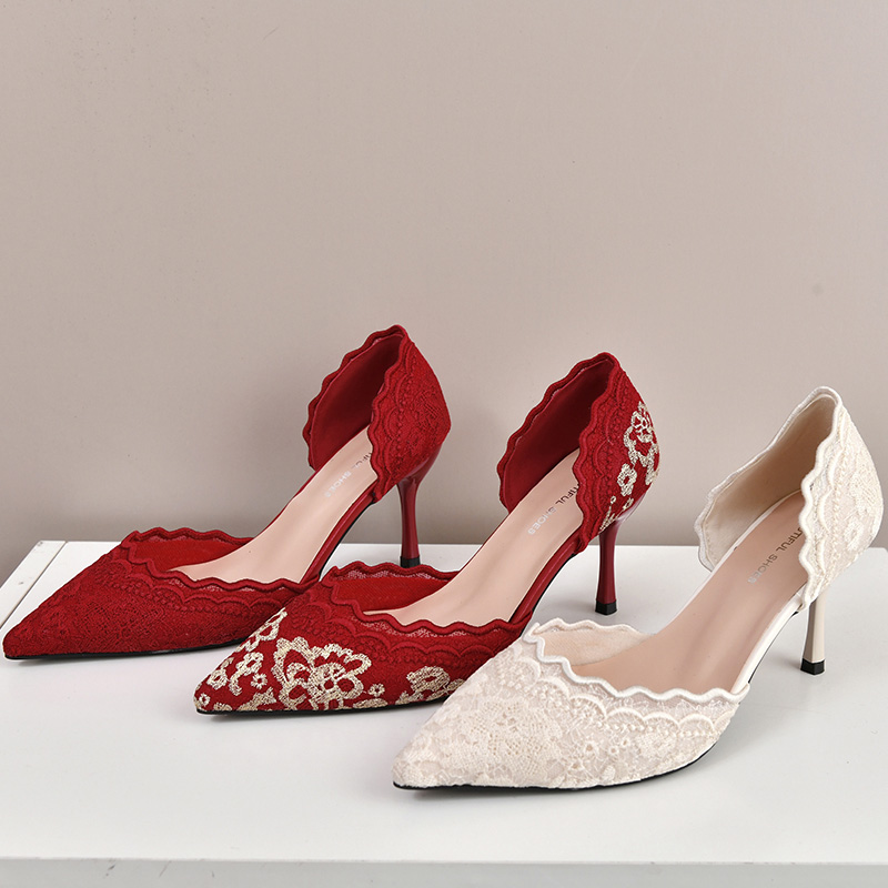Embroidery In The Piece - Luxo vermelho branco renda bordado salto