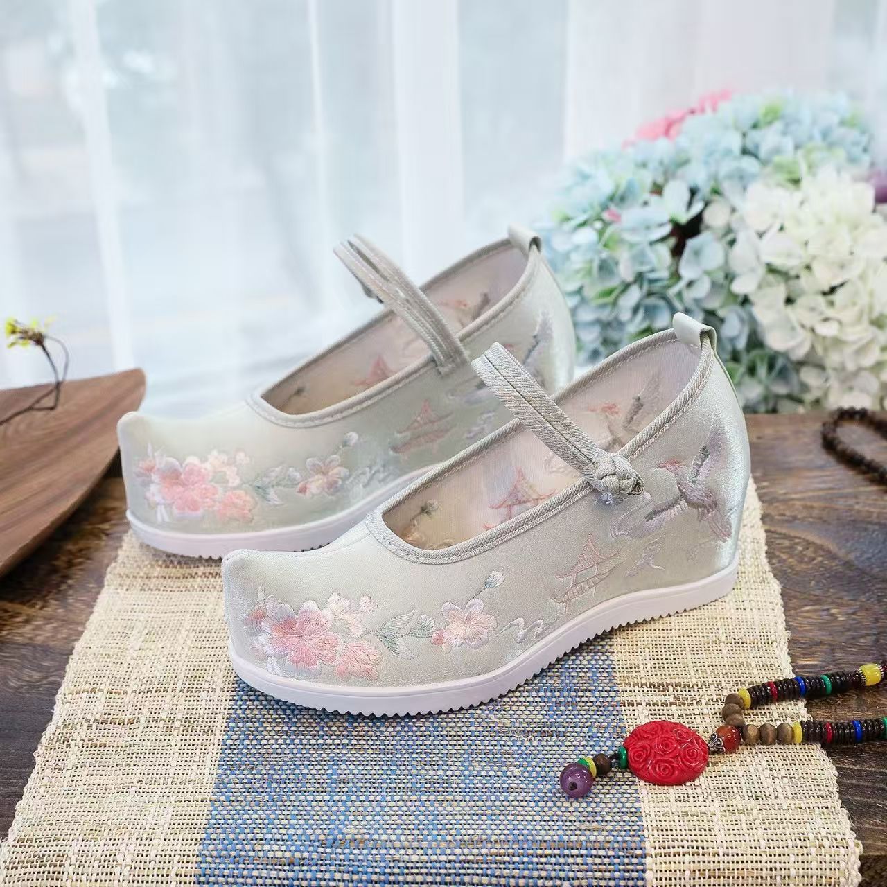 Mulheres aumentadas sapatos bo - Embroidery Canvas avaliação e preço