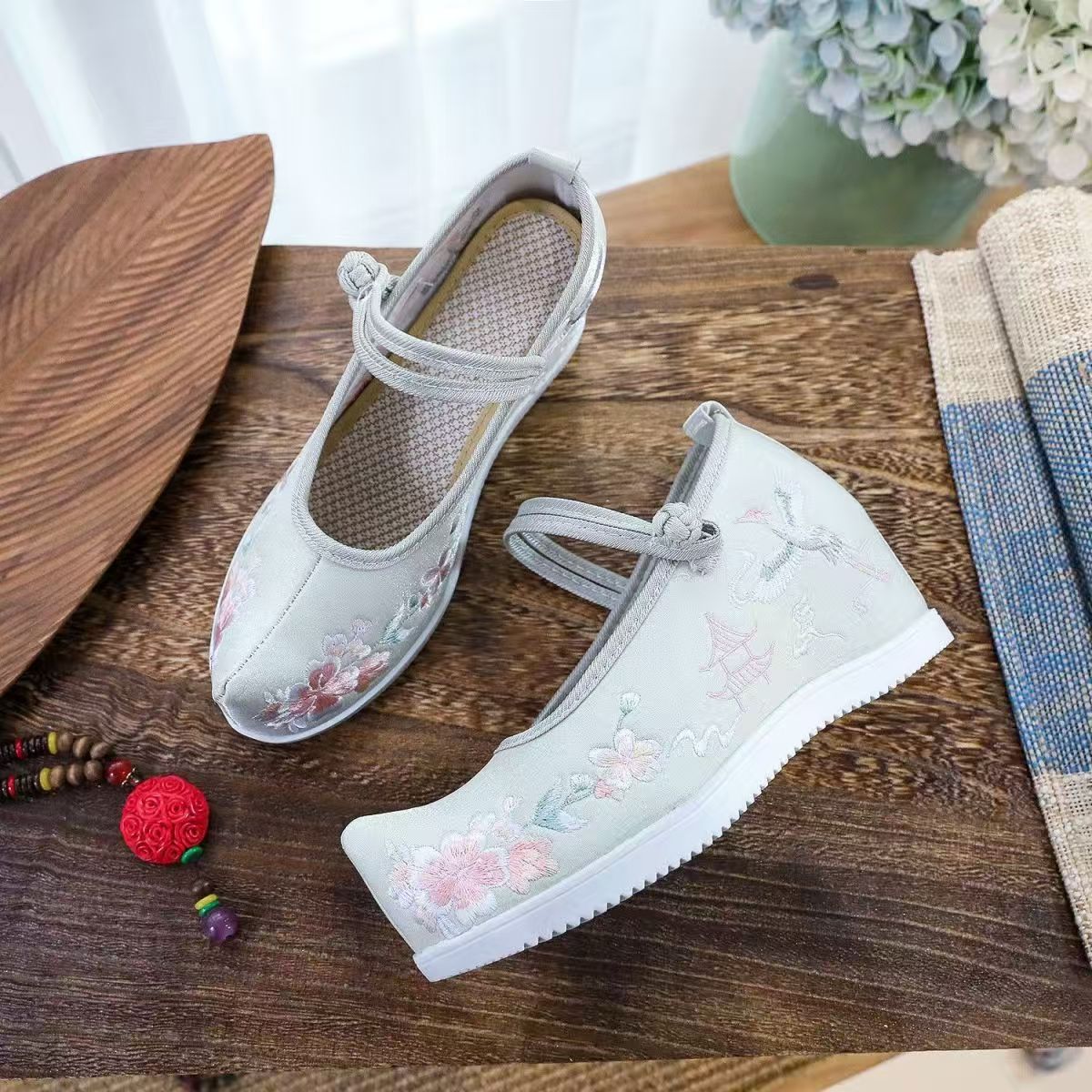 Mulheres aumentadas sapatos bo - Embroidery Canvas avaliação e preço