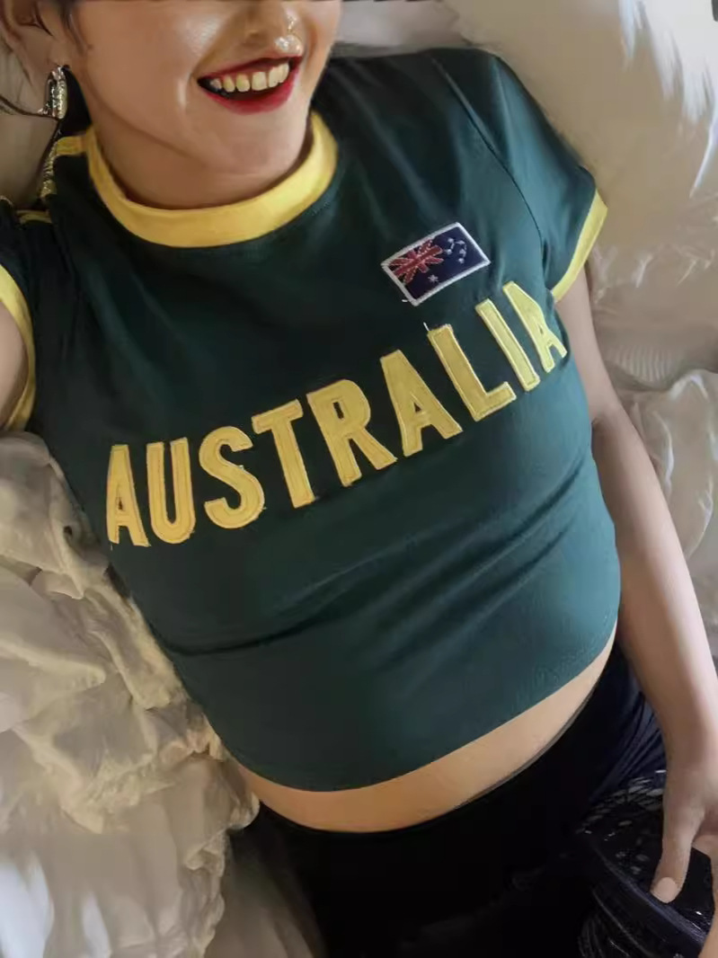 Y2k estética feminina austráli - Embroidery In Australia avaliação e preço